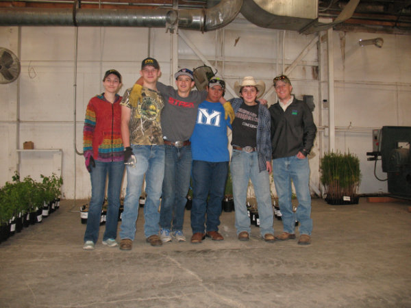 Picture of FFA chapter team at 2016 Tree Day for Double El Conservation